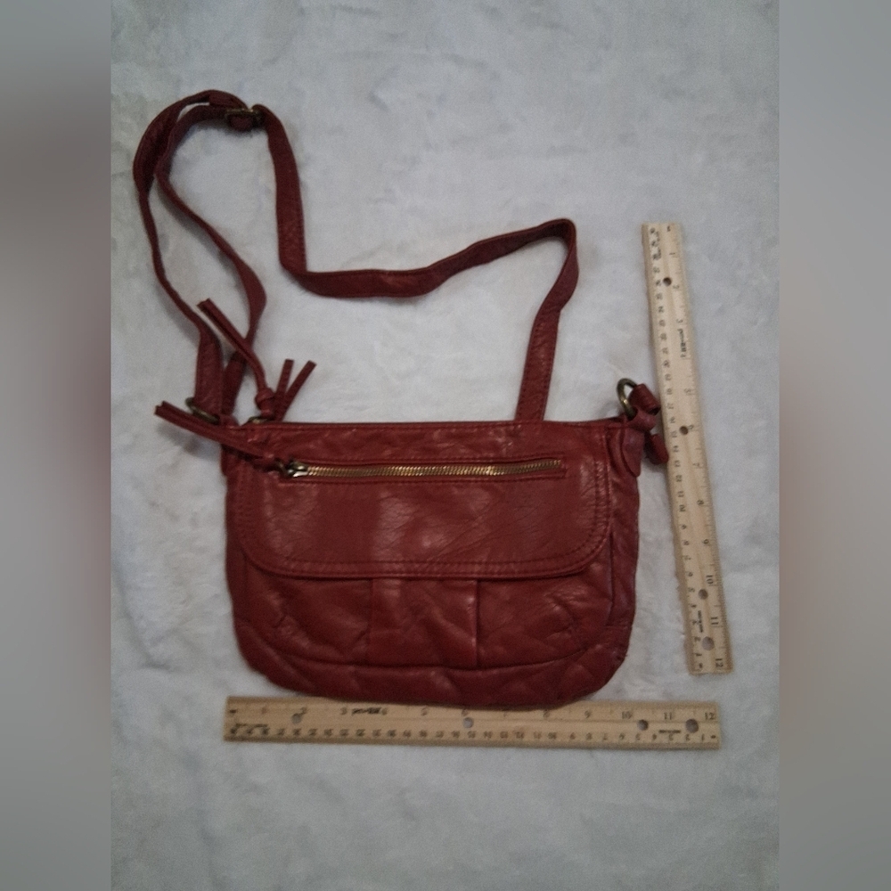 Bueno Red Leather Crossbody Bag - Picture 2 of 5